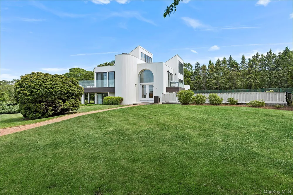 84 Inlet Road E Southampton, NY 11968