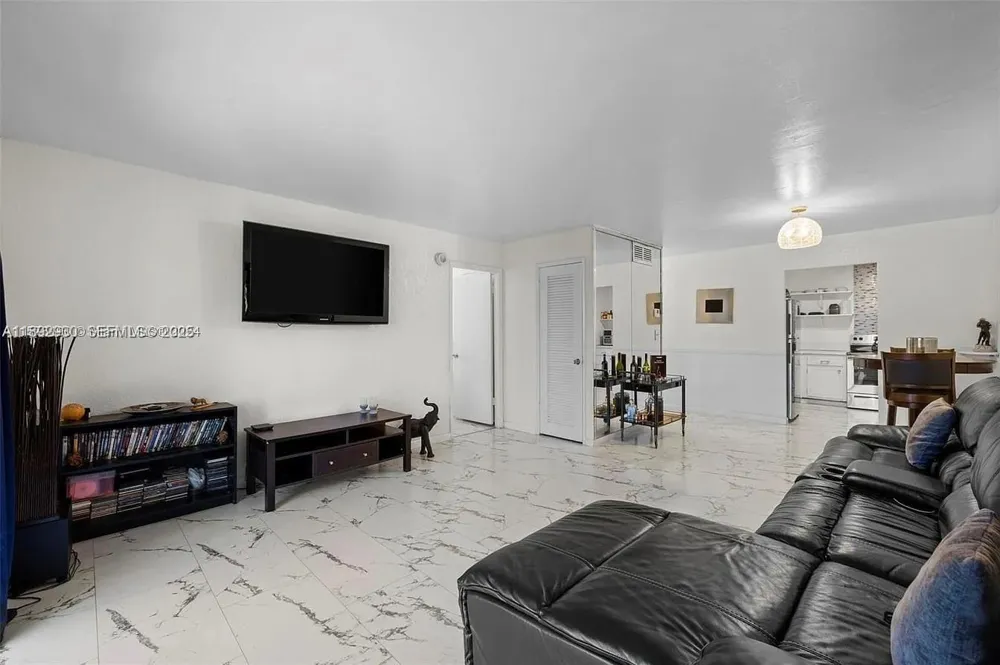 4043 NW 16th Street #201 Lauderhill, FL 33313
