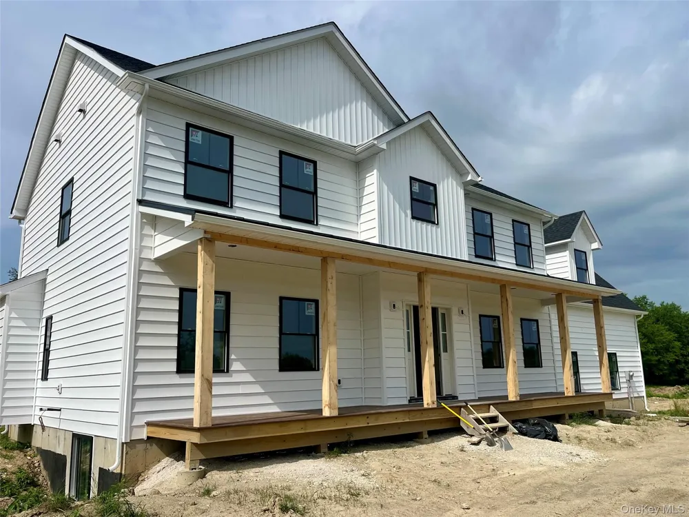 263 Burlingham Road Bloomingburg, NY 12721
