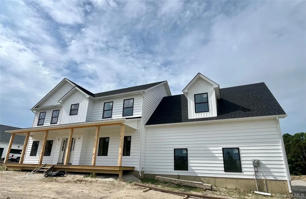 263 Burlingham Road Bloomingburg, NY 12721