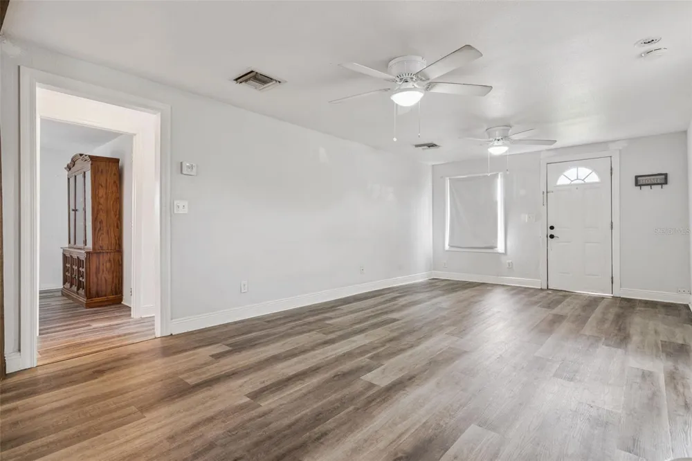 650 S LAKEWOOD AVENUE Ocoee, FL 34761