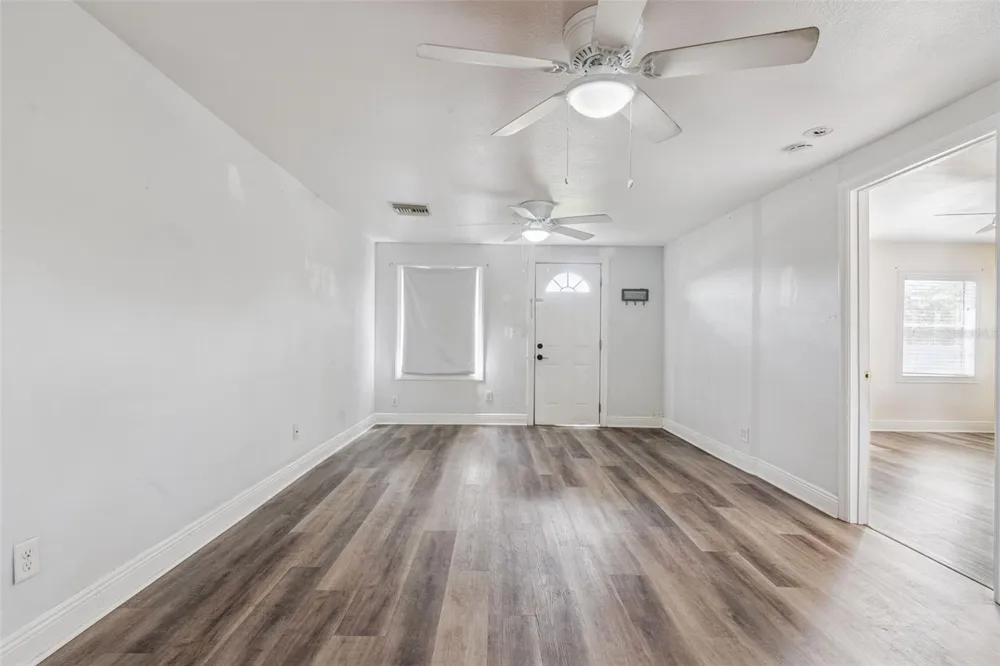 650 S LAKEWOOD AVENUE Ocoee, FL 34761