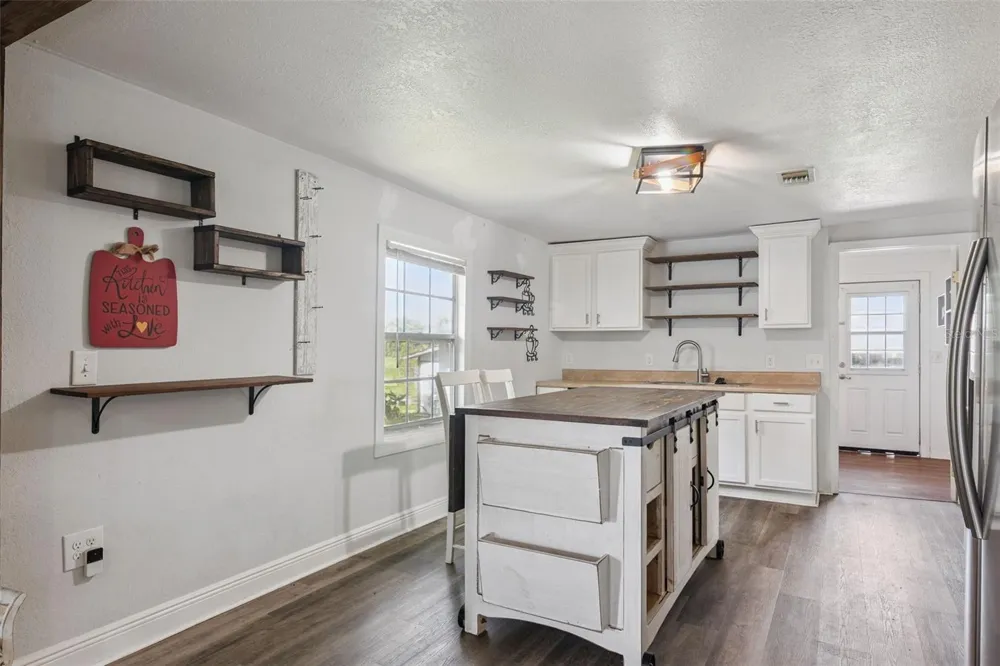 650 S LAKEWOOD AVENUE Ocoee, FL 34761