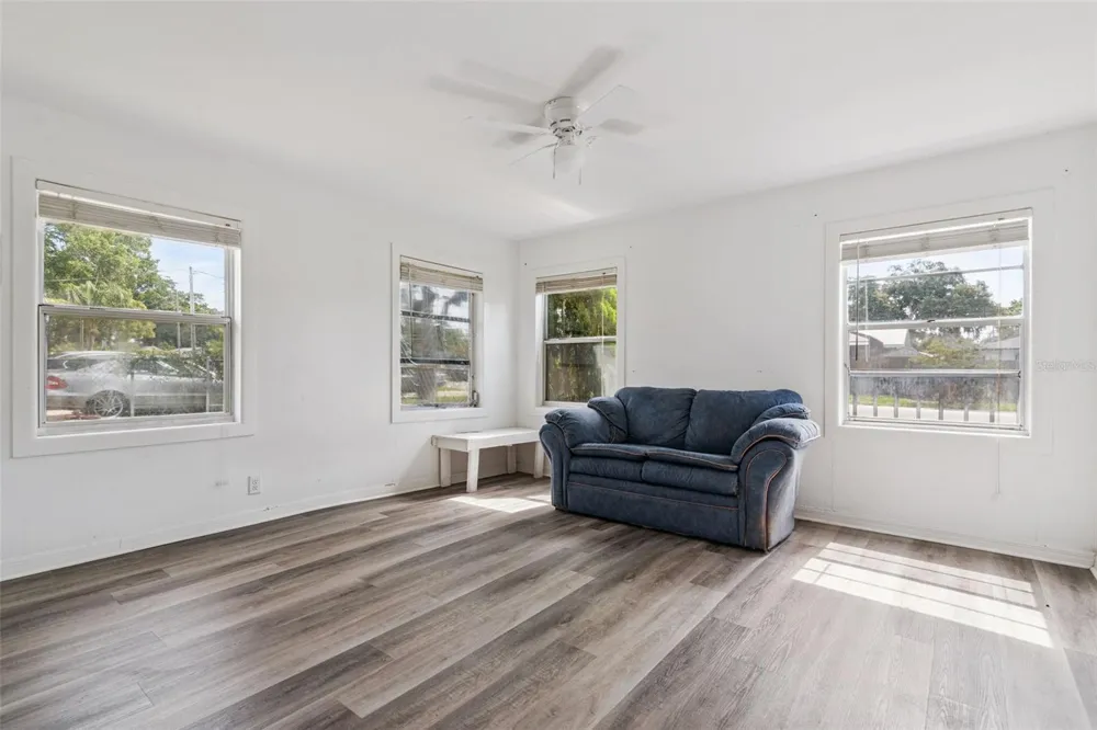 650 S LAKEWOOD AVENUE Ocoee, FL 34761