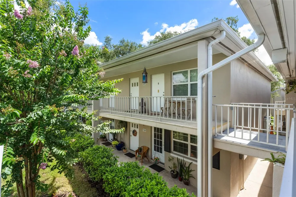 2500 LEE ROAD #220 Winter Park, FL 32789
