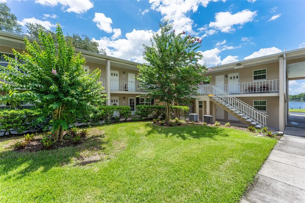 2500 LEE ROAD #220 Winter Park, FL 32789