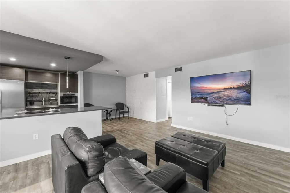 2500 LEE ROAD #220 Winter Park, FL 32789
