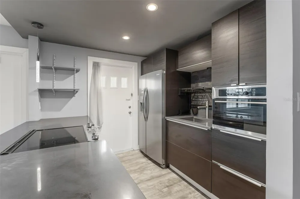 2500 LEE ROAD #220 Winter Park, FL 32789