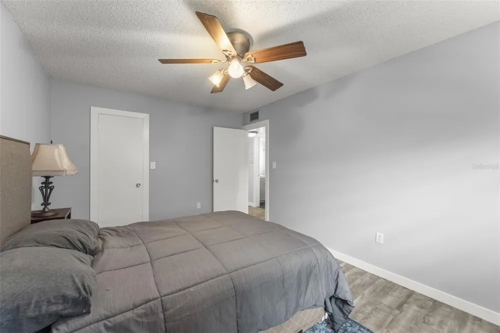 2500 LEE ROAD #220 Winter Park, FL 32789