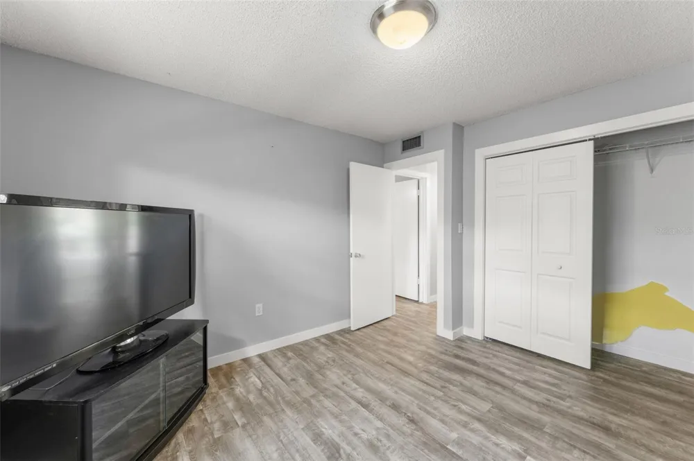 2500 LEE ROAD #220 Winter Park, FL 32789