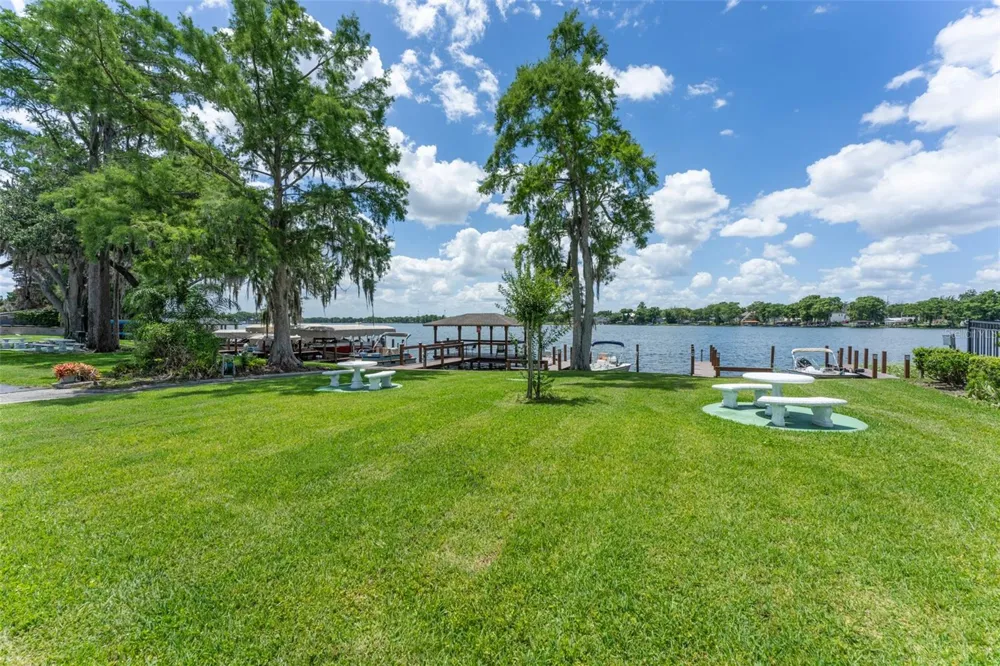 2500 LEE ROAD #220 Winter Park, FL 32789