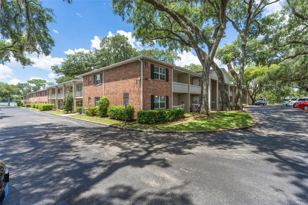 2500 LEE ROAD #220 Winter Park, FL 32789