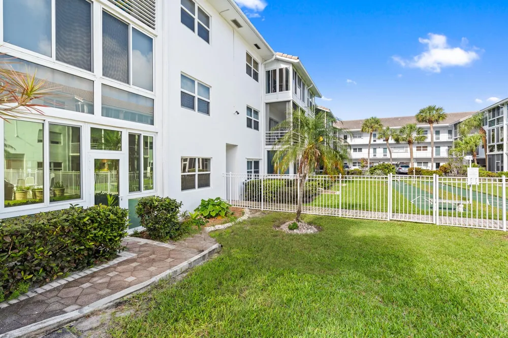 1461 S Ocean Boulevard #106 Lauderdale By The Sea, FL 33062