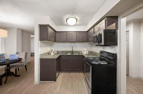 5555 Roswell Road NE #08