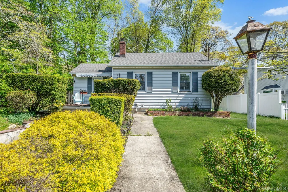 24 Locust Road Wading River, NY 11792