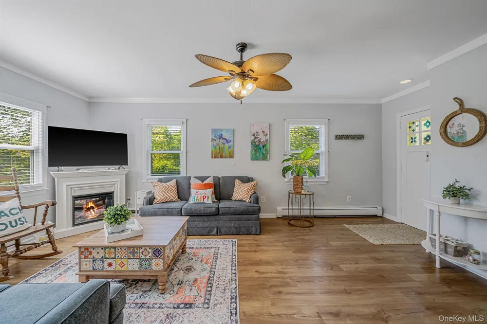 24 Locust Road Wading River, NY 11792