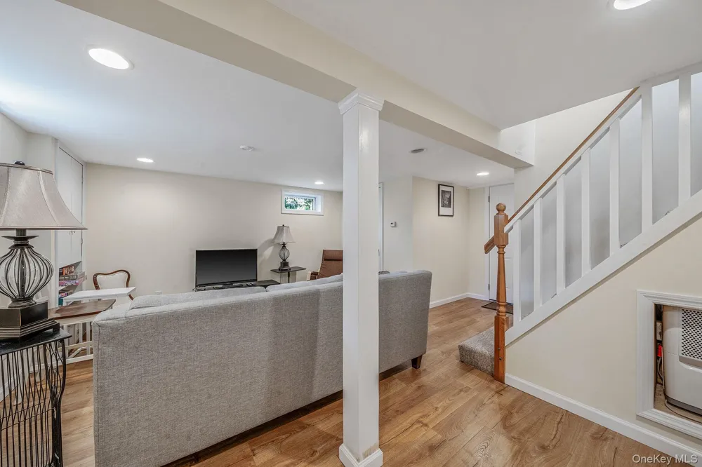 24 Locust Road Wading River, NY 11792