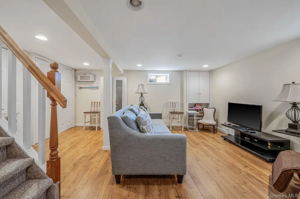 24 Locust Road Wading River, NY 11792