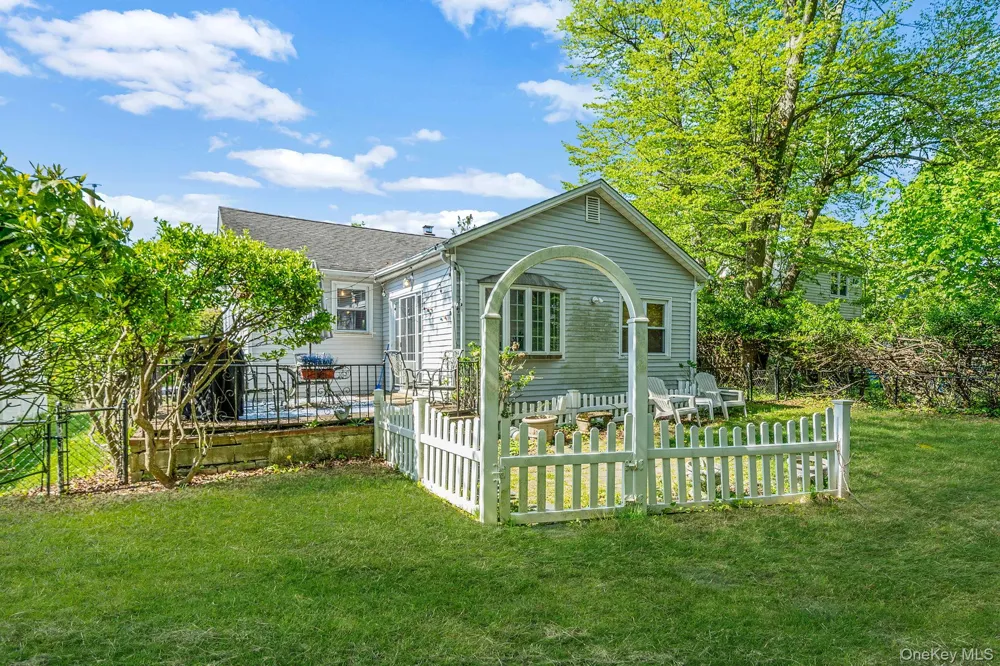 24 Locust Road Wading River, NY 11792