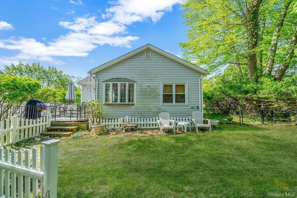 24 Locust Road Wading River, NY 11792