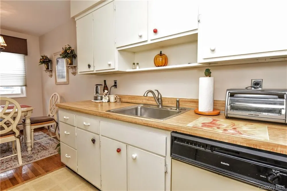 21 Normandy Village Village #2 Nanuet, NY 10954