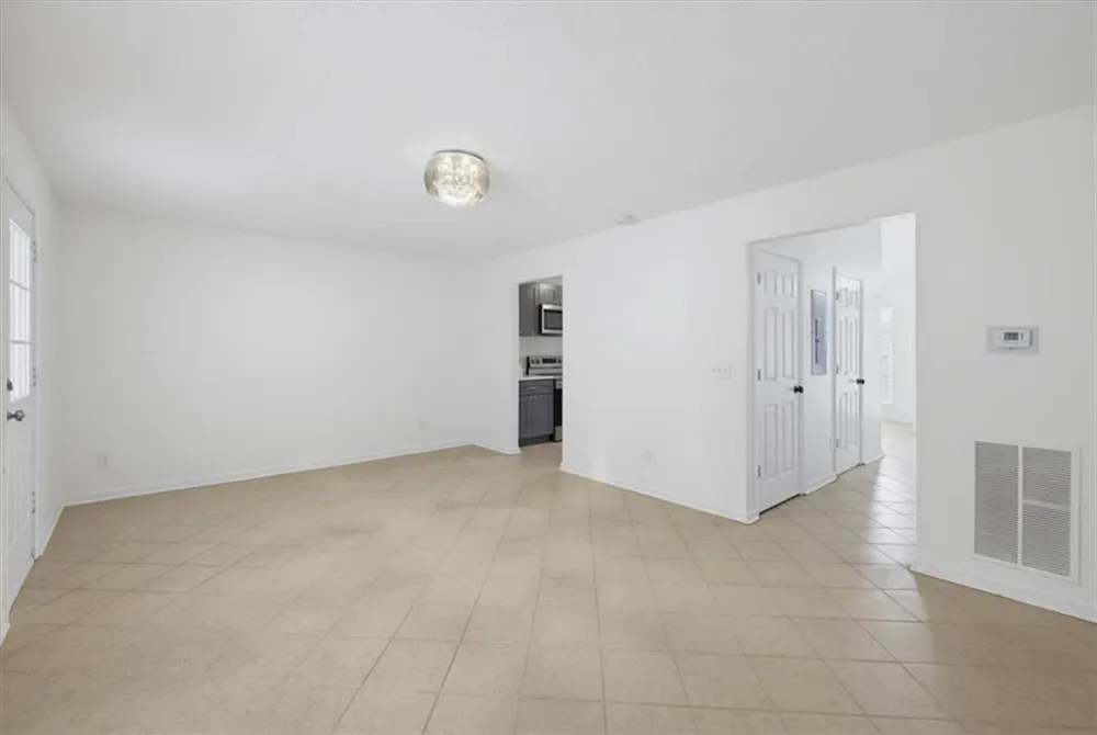 1324 Hollenbeck Lane Riverdale, GA 30296