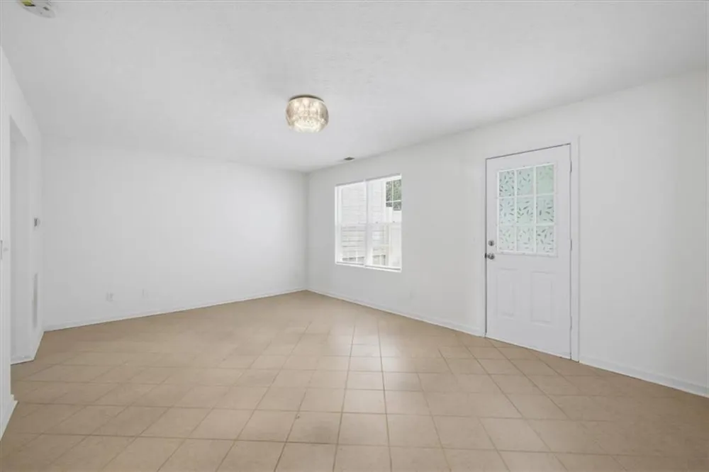 1324 Hollenbeck Lane Riverdale, GA 30296