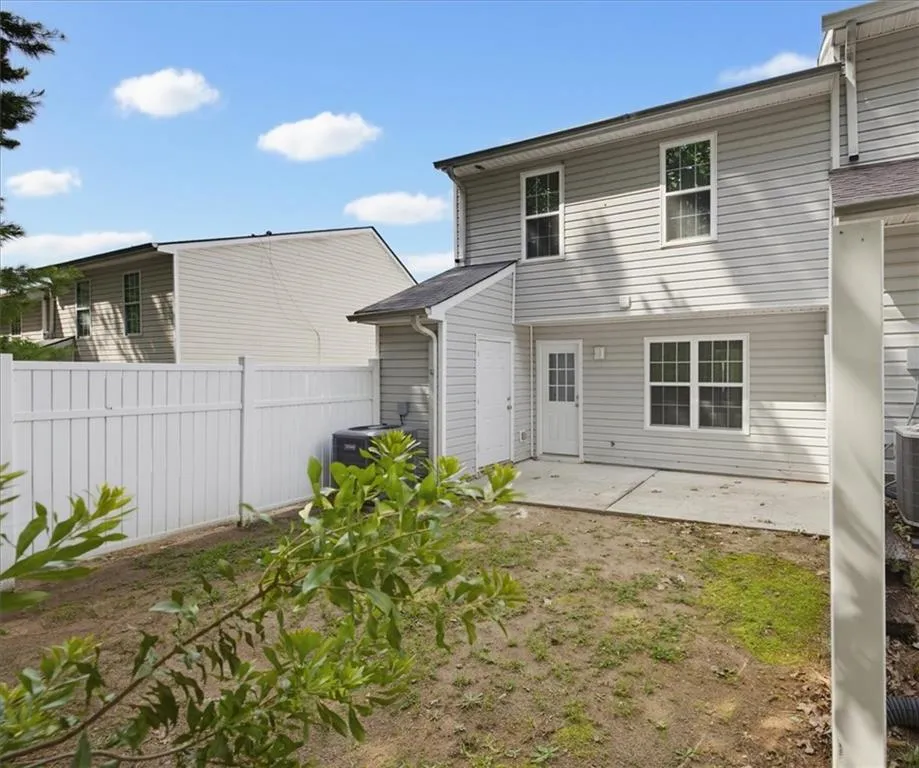1324 Hollenbeck Lane Riverdale, GA 30296