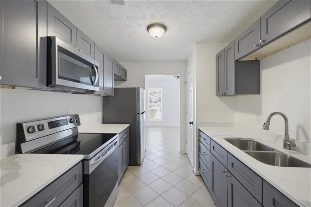 1324 Hollenbeck Lane Riverdale, GA 30296