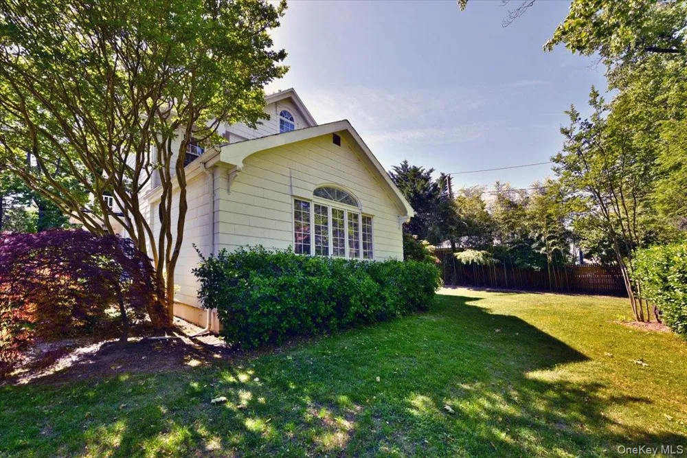 9 Nassau Drive Great Neck, NY 11021