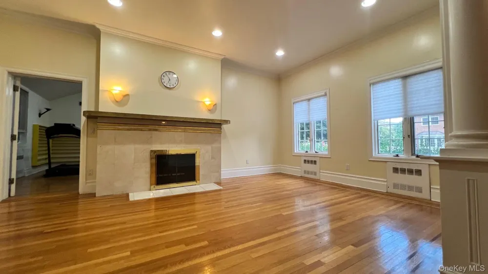 9 Nassau Drive Great Neck, NY 11021