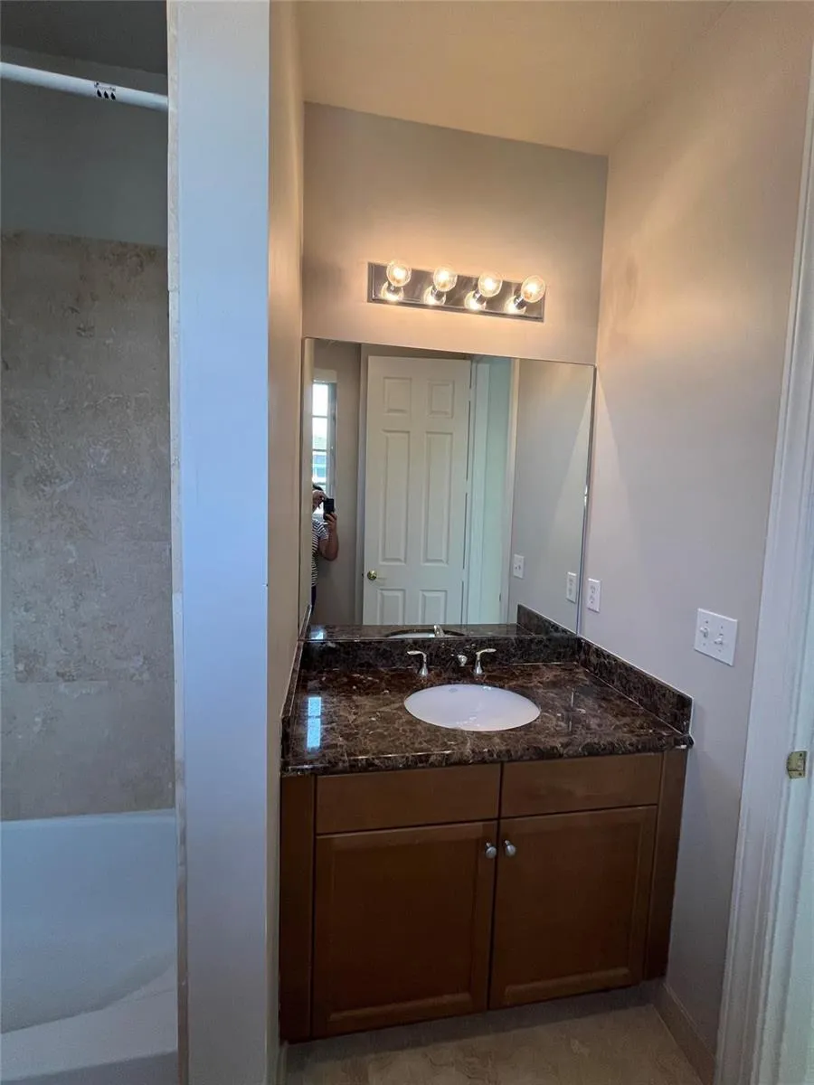 3932 Coral Heights Way Oakland Park, FL 33308