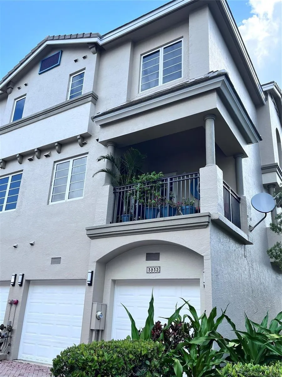 3932 Coral Heights Way Oakland Park, FL 33308