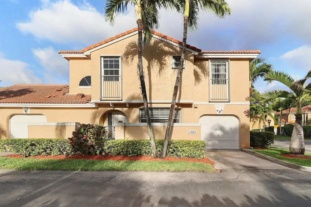 11303 Lakeview Drive #8-m Coral Springs, FL 33071