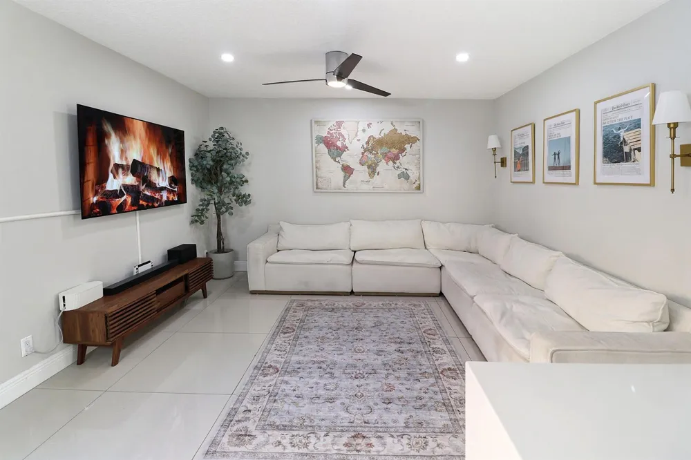 11303 Lakeview Drive #8-m Coral Springs, FL 33071