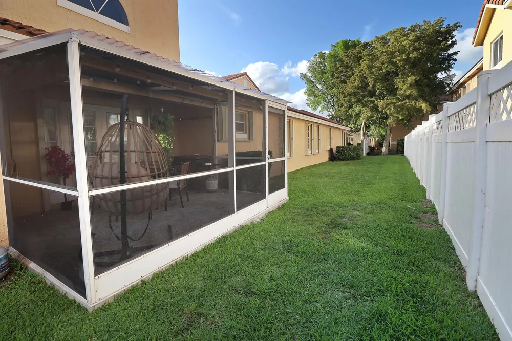 11303 Lakeview Drive #8-m Coral Springs, FL 33071