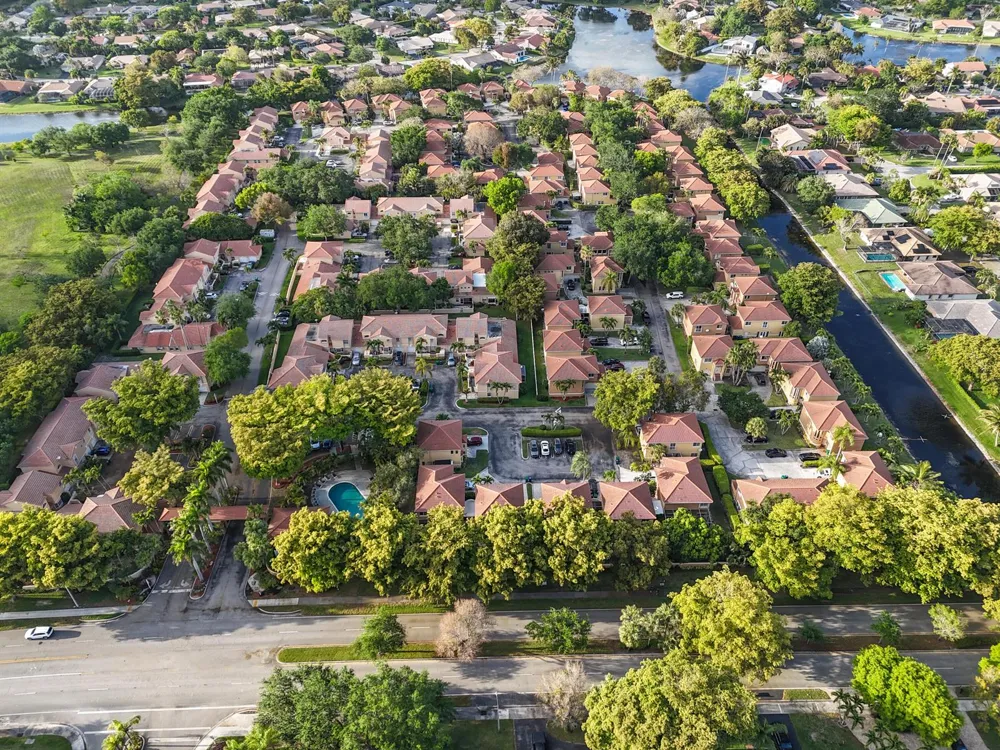 11303 Lakeview Drive #8-m Coral Springs, FL 33071