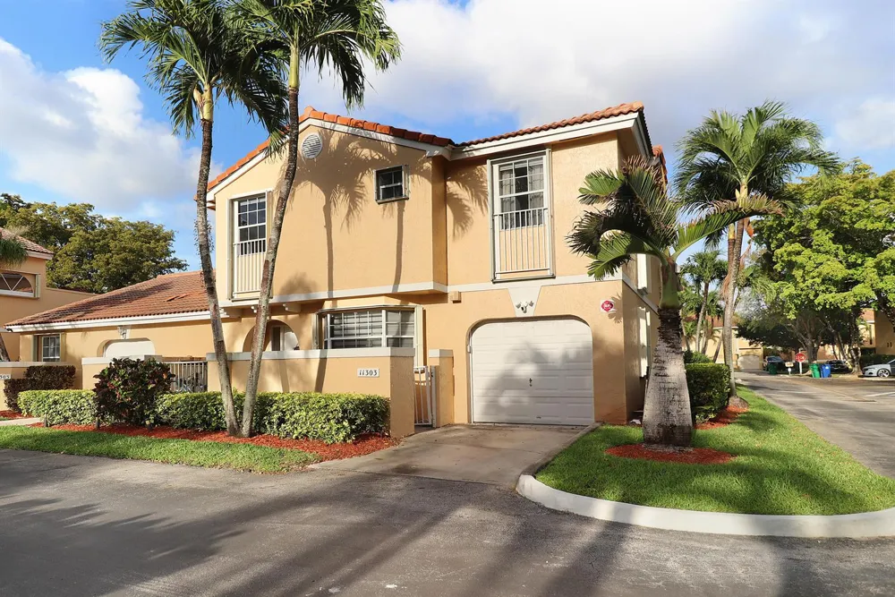 11303 Lakeview Drive #8-m Coral Springs, FL 33071