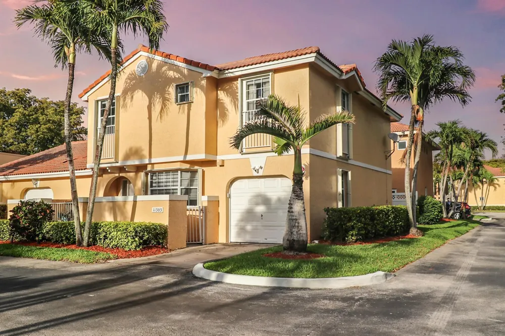 11303 Lakeview Drive #8-m Coral Springs, FL 33071