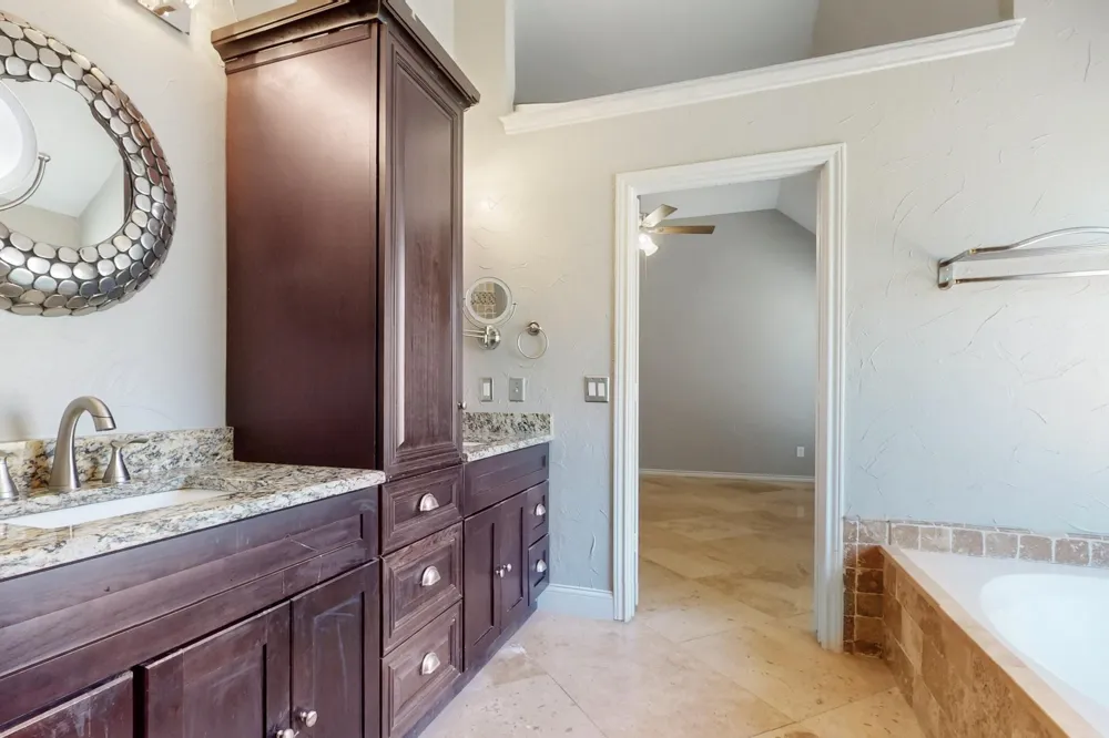 622 Meadowcrest Drive Highland Village, TX 75077