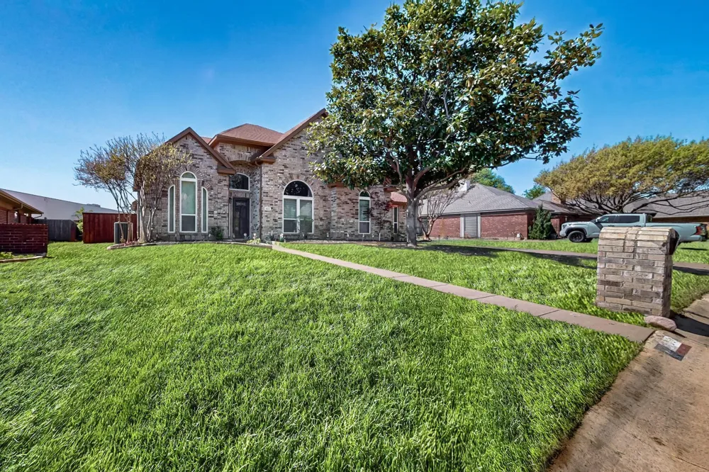 622 Meadowcrest Drive Highland Village, TX 75077