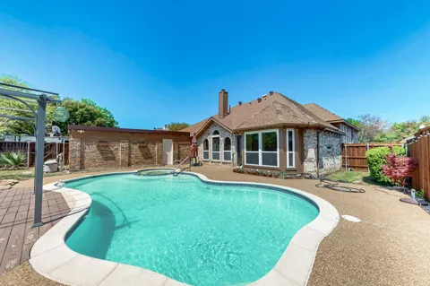 622 Meadowcrest Drive