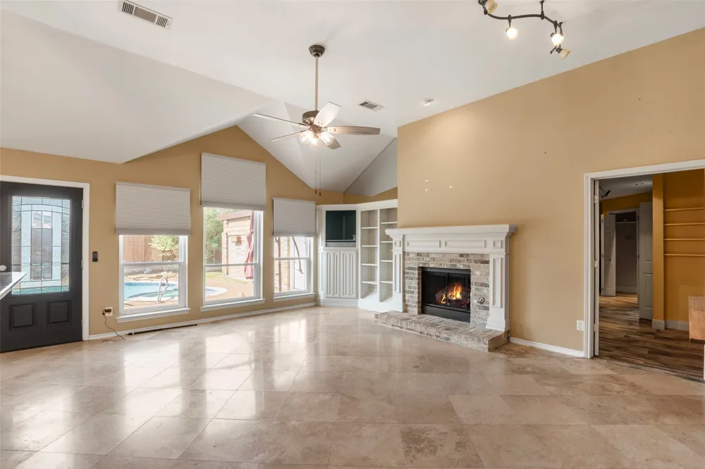 622 Meadowcrest Drive Highland Village, TX 75077