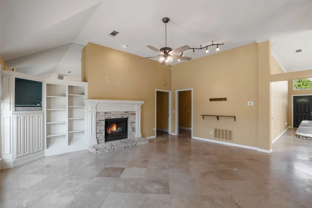 622 Meadowcrest Drive Highland Village, TX 75077
