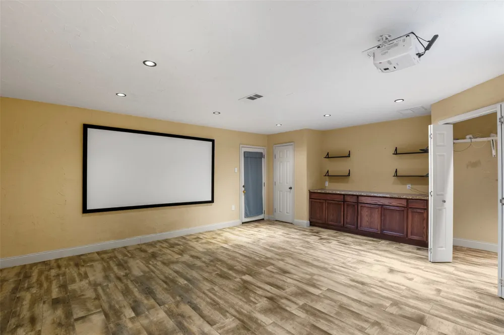 622 Meadowcrest Drive Highland Village, TX 75077