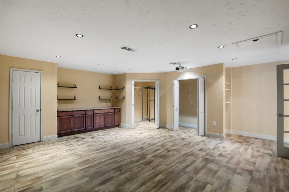 622 Meadowcrest Drive Highland Village, TX 75077