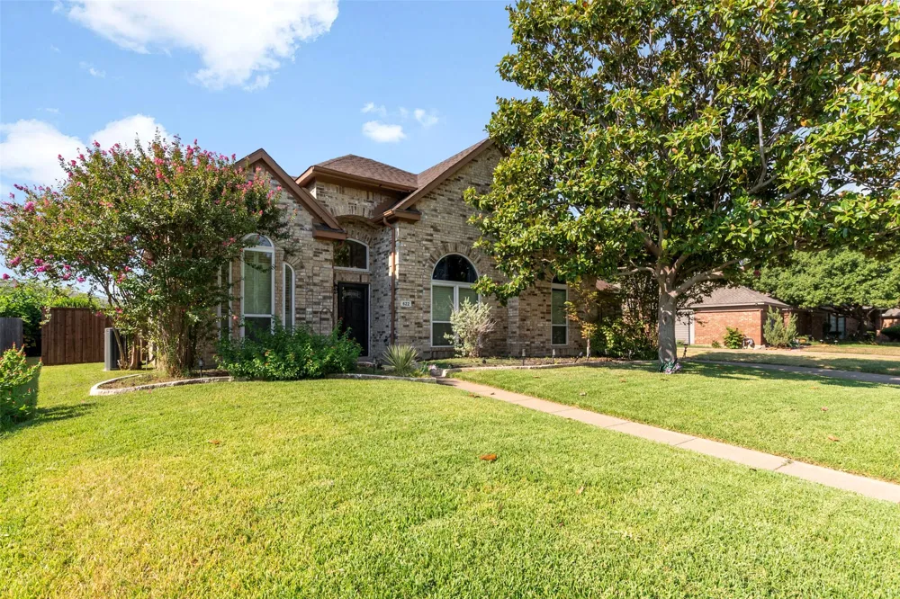 622 Meadowcrest Drive Highland Village, TX 75077