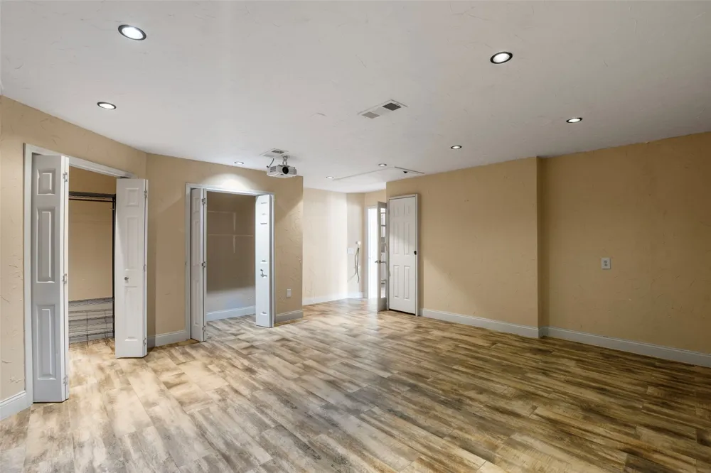 622 Meadowcrest Drive Highland Village, TX 75077