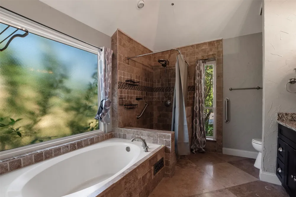 622 Meadowcrest Drive Highland Village, TX 75077