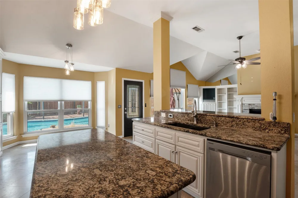 622 Meadowcrest Drive Highland Village, TX 75077